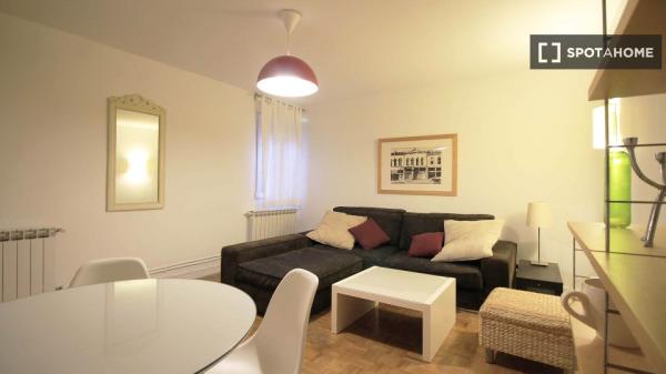 Apartamento de 2 dormitorios en alquiler en Justicia, Madrid