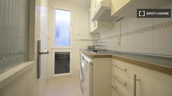 Apartamento de 2 dormitorios en alquiler en Justicia, Madrid