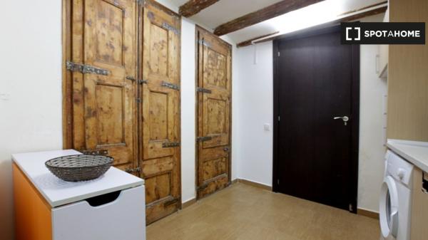 Apartamento de 1 dormitorio en alquiler en Ciutat Vella, Barcelona.