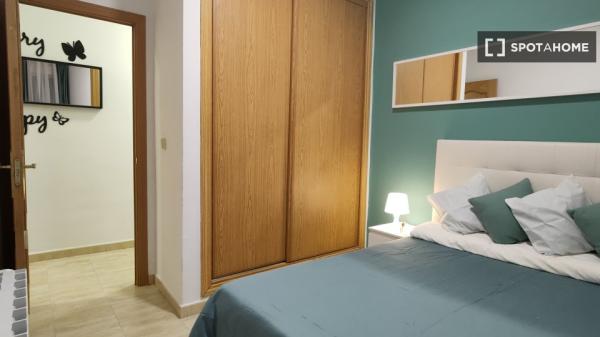 Room in shared apartment in Alcalá de Henares