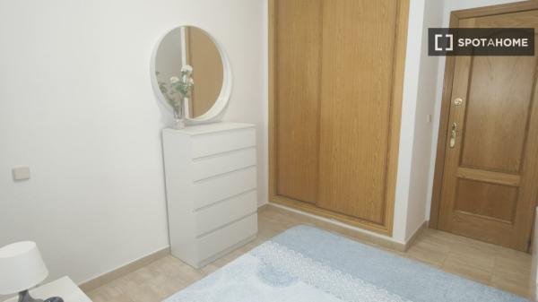 Room in shared apartment in Alcalá de Henares