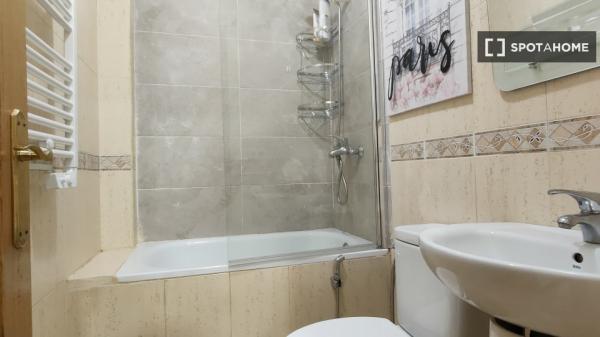 Quarto em apartamento compartilhado em Alcalá de Henares