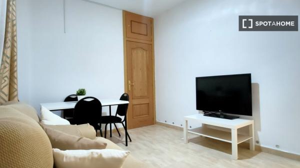 Room in shared apartment in Alcalá de Henares