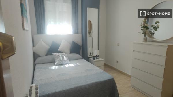 Room in shared apartment in Alcalá de Henares