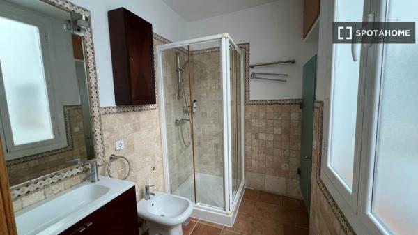 Apartamento de 2 dormitorios en alquiler en Sol, Madrid