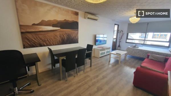 Quarto em apartamento compartilhado em Palma