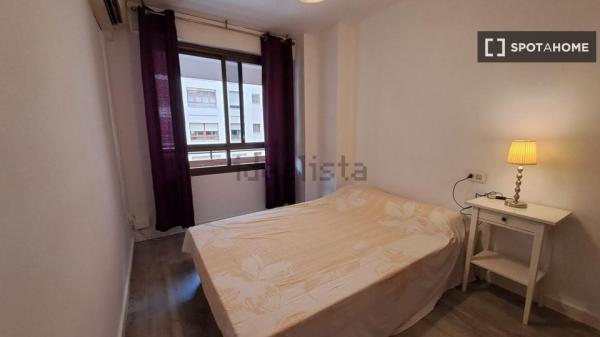 Quarto em apartamento compartilhado em Palma