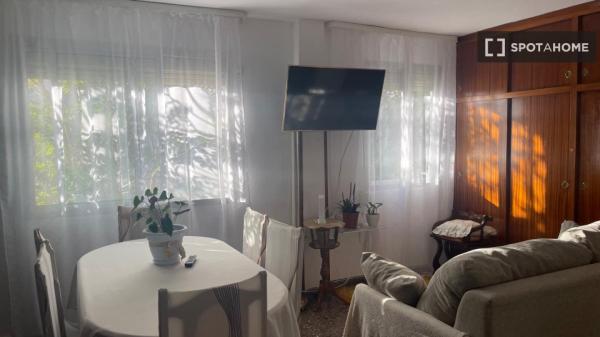 Room for rent in 3-bedroom apartment in Alicante, Alicante