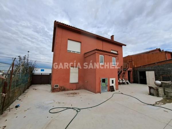 Casa independiente en esteiro, 13