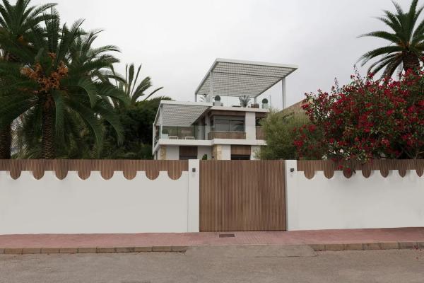 Casa independiente en avenida de Cova del Llop Marí, 32