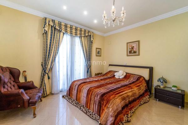 Casa independiente en calle de Venta Lanuza