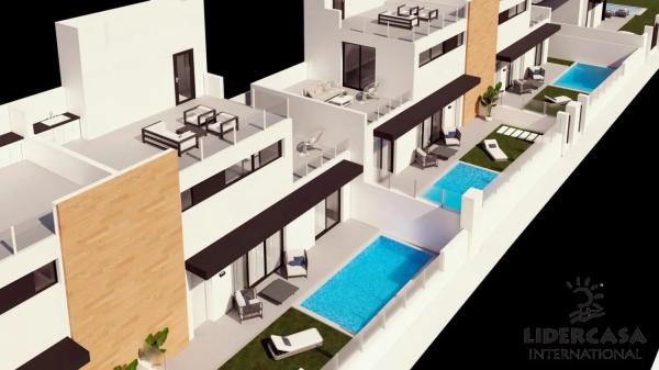 Chalet adosado en calle los Pirineos s/n