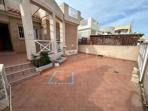 Chalet adosado en calle Luis Gordillo s/n