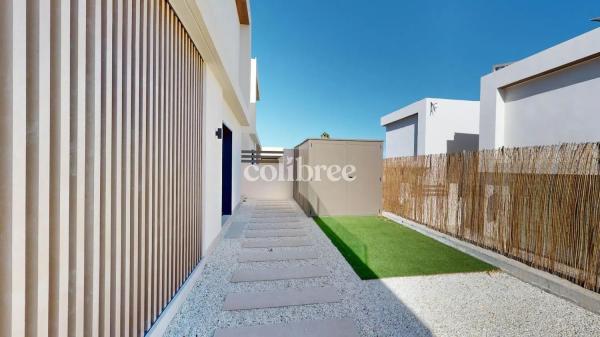 Casa independiente en avenida Torrevieja Mz Ii