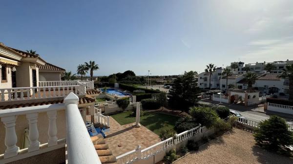 Chalet en Barrio Lomas de Cabo Roig-Los Dolses