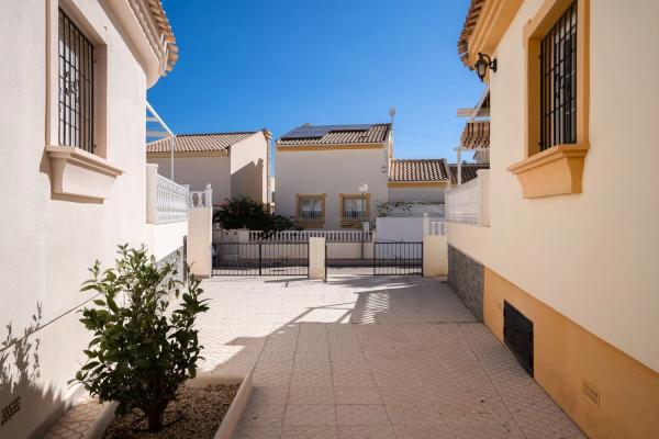 Casa independiente en calle Cala Capitan