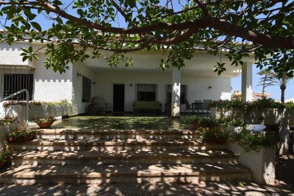 Casa independiente en avenida del Cabo, 75