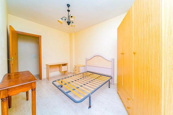 Chalet pareado en calle Logroño