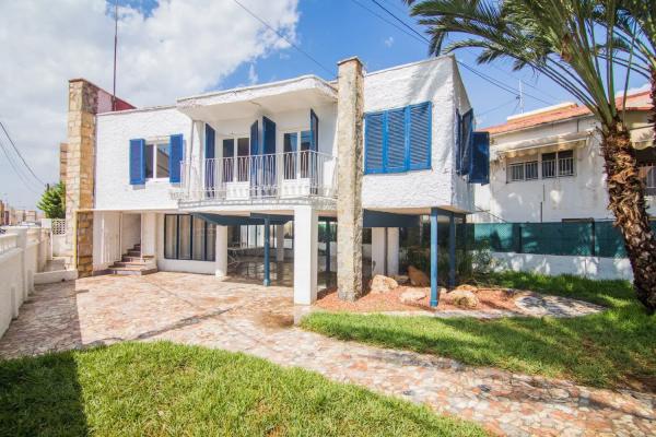 Casa independiente en avenida Vicente Blasco Ibañez s/n