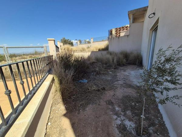 Casa independiente en calle Lérida