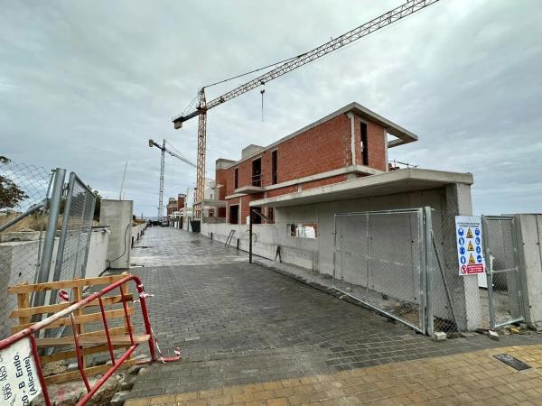 Casa independiente en calle de Brasil