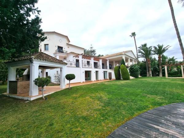 Casa independiente en calle Cartuja, 27 e