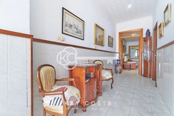 Chalet adosado en calle de Sant Vicent