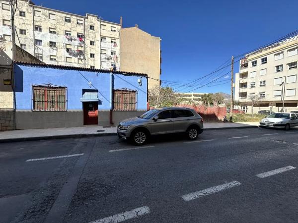 Casa independiente en calle del Pla de Sarrió