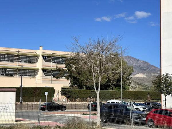 Casa independiente en calle del Pla de Sarrió