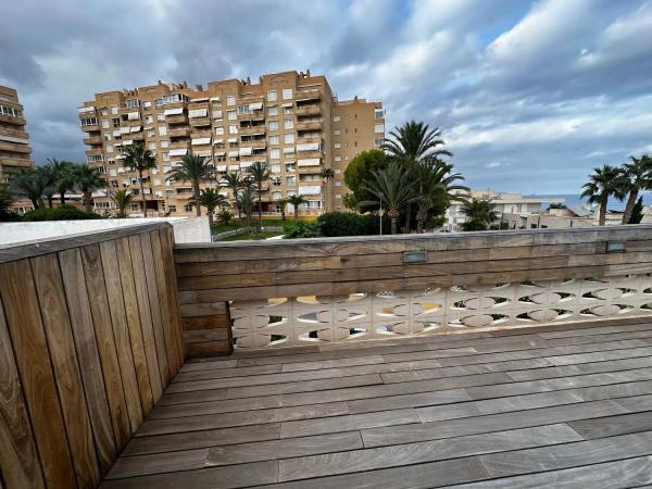 Chalet pareado en calle dels Alguers