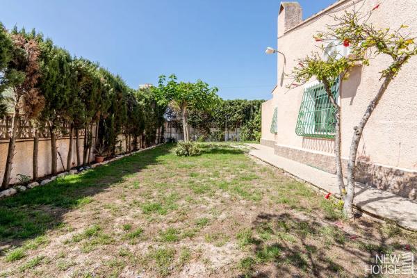 Casa independiente en calle Joan d'Àustria