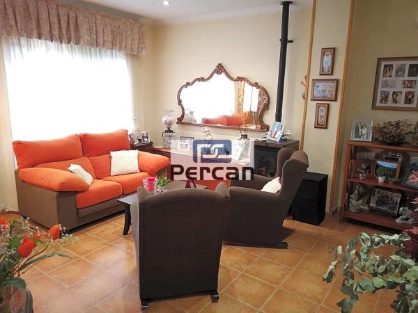 Chalet pareado en calle Creu de Maig