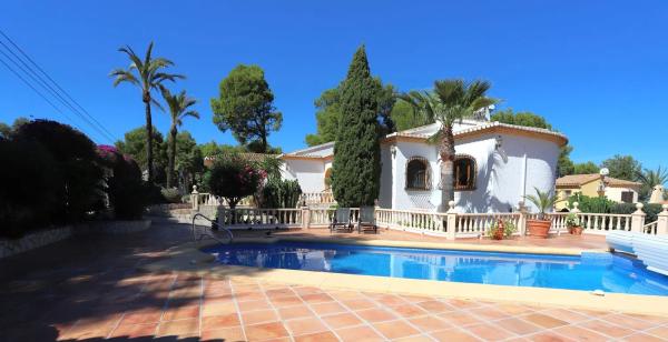 Casa independiente en calle Hebe