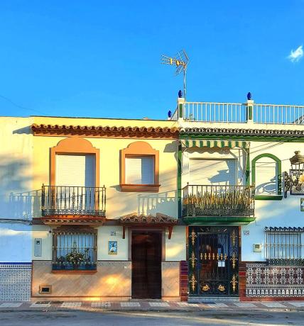 Chalet adosado en calle Cristóbal Colón, 23