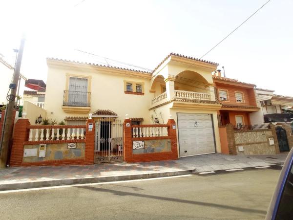 Casa independiente en calle Estornino