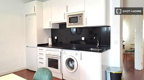 Apartamento de 2 dormitorios en Centro, Madrid