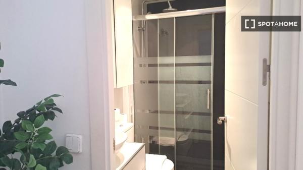 Apartamento de 2 dormitorios en Centro, Madrid