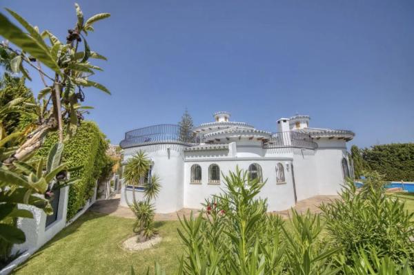 Casa independiente en avenida del Pacífico