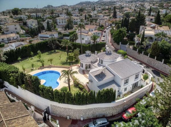 Casa independiente en avenida del Pacífico