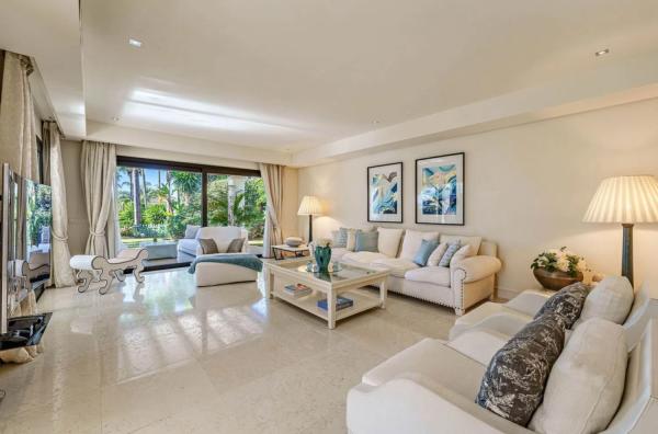 Casa independiente en Lugar Urbanizacion Lomas de Marbella Club, 75