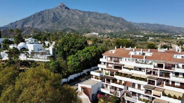 Chalet adosado en Urbanización Lomas de Marbella Club, 95