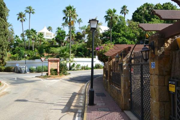 Chalet adosado en Urbanización Lomas de Marbella Club, 95