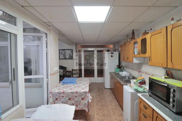 Chalet en calle Larramendi, 50