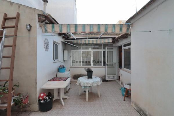 Chalet en calle Larramendi, 50