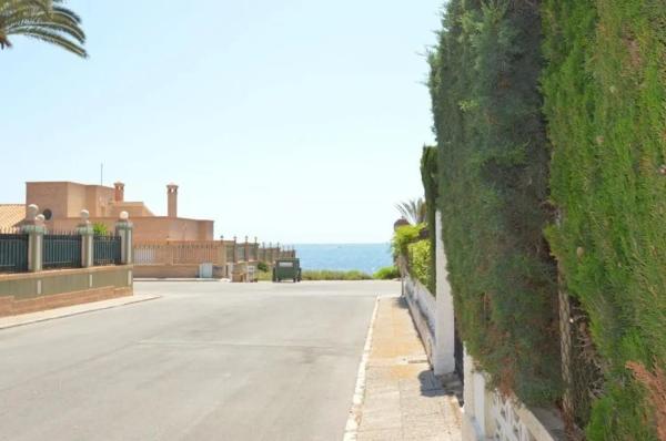 Casa independiente en calle Mar Adriático