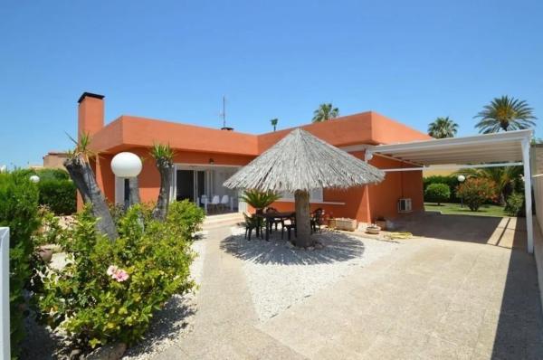 Casa independiente en calle Mar Adriático