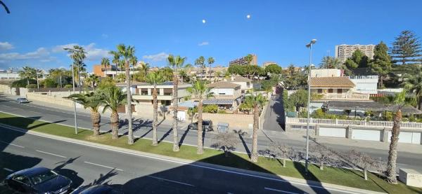 Chalet adosado en avenida de la Costa Blanca