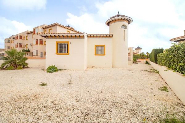 Chalet en Barrio Lomas de Campoamor-Las Ramblas