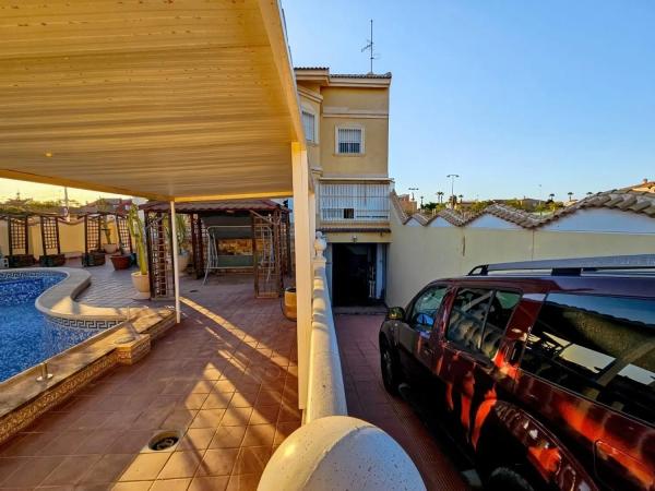 Casa independiente en calle Tabarca