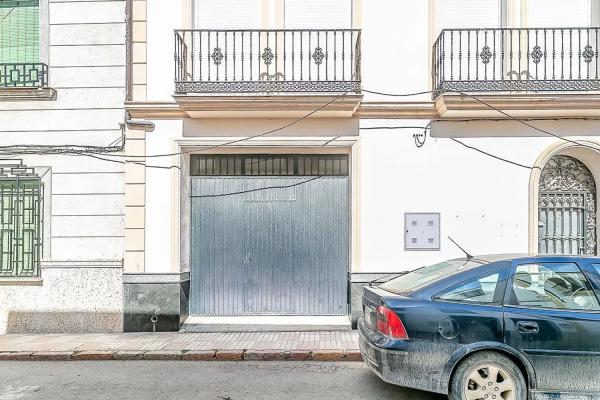 Chalet pareado en calle Silla